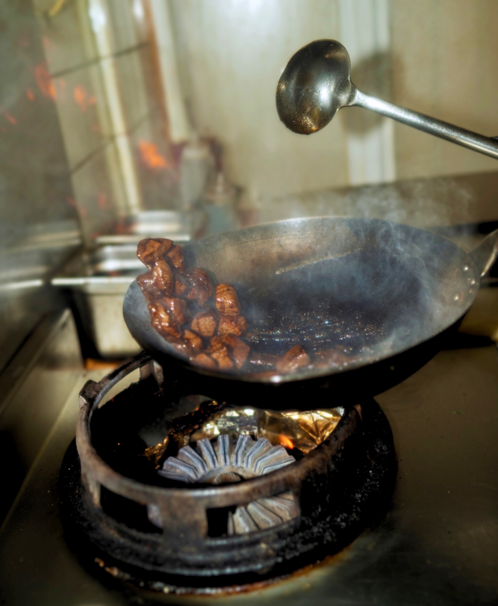 Frisch zubereitetes Shaking Beef im Wok